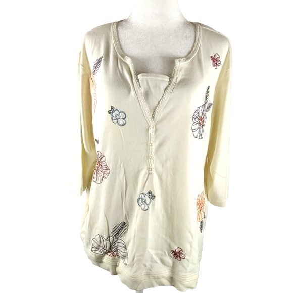 Shenanigans Women's Quarter Length T Shirt Cream Embroidery Flowers Size 1 X - Picture 7 of 7